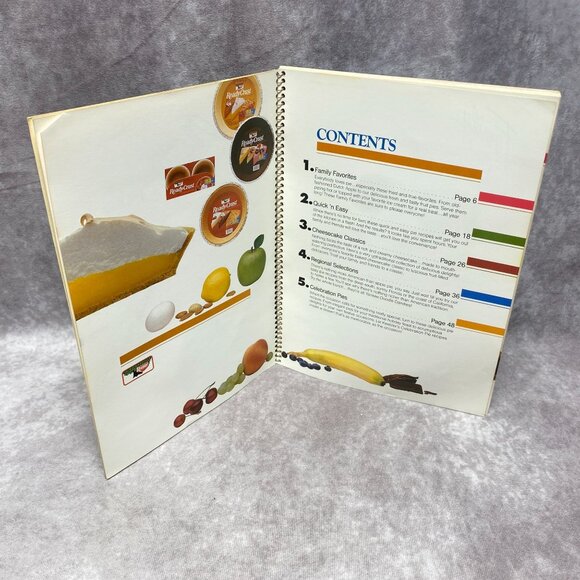 Classic American Pies Cookbook By Ready Crust 1984 - Picture 2 of 6